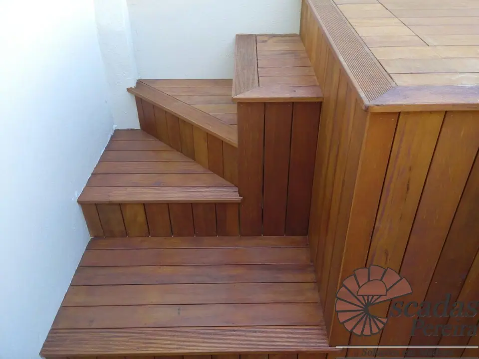 Deck de madeira feito pela Escadas Pereira, foto 14 de 47