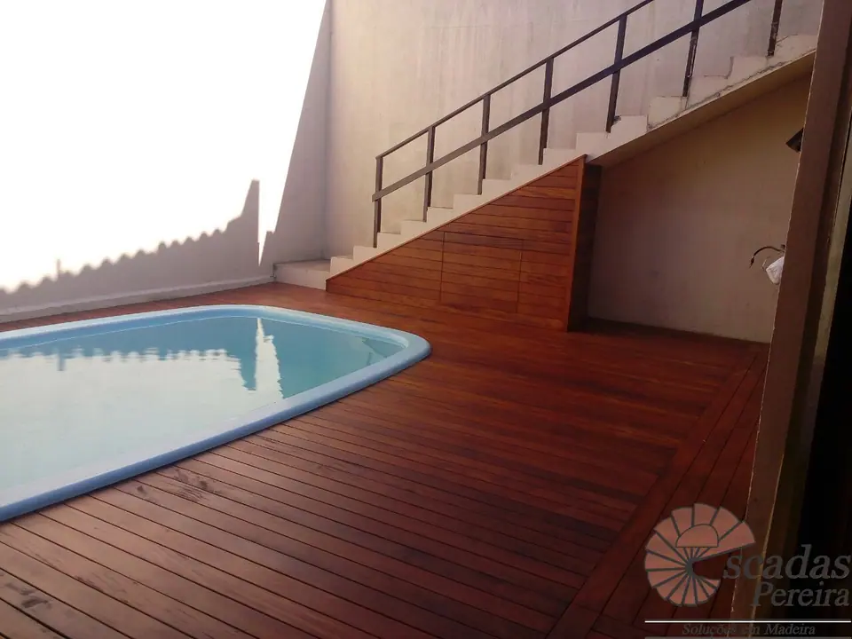 Deck de madeira feito pela Escadas Pereira, foto 22 de 47