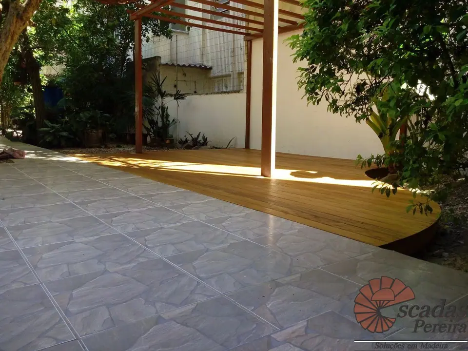 Deck de madeira feito pela Escadas Pereira, foto 27 de 47