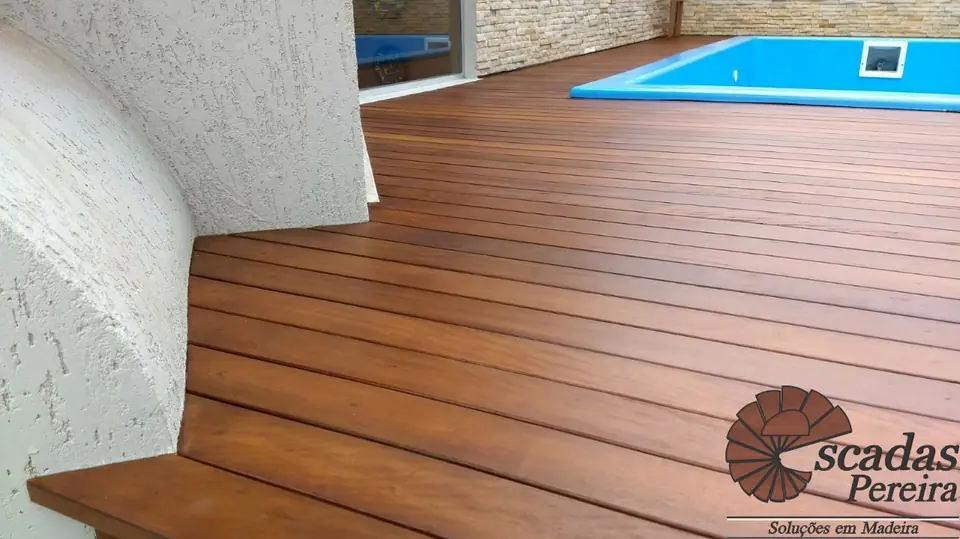 Deck de madeira feito pela Escadas Pereira, foto 31 de 47