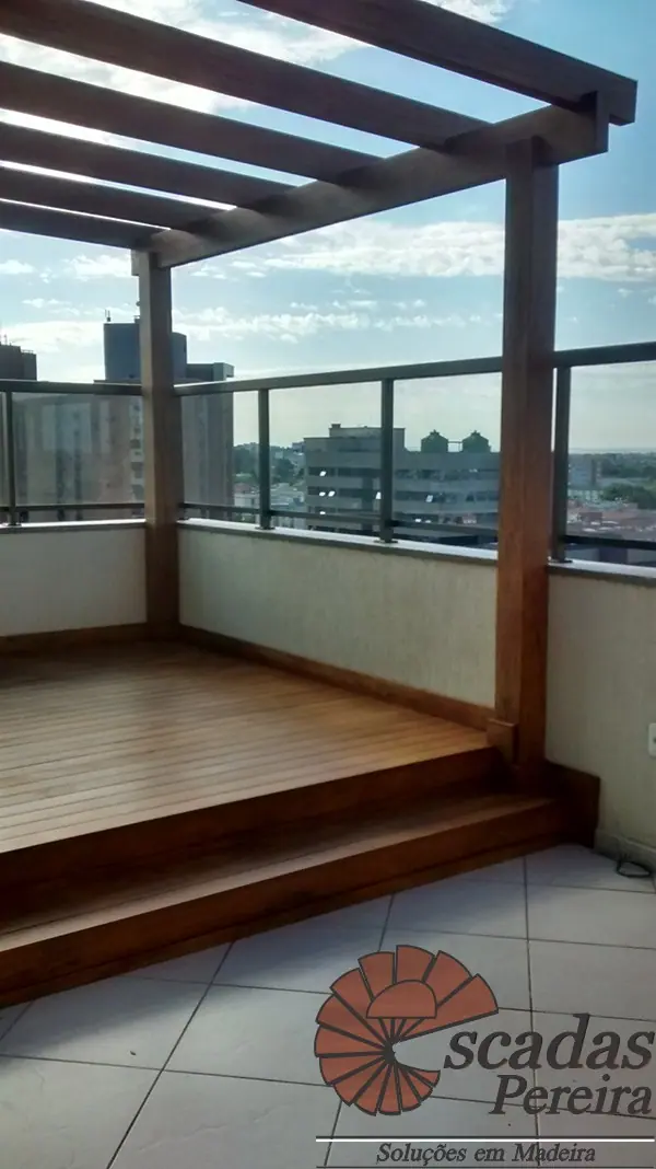 Deck de madeira feito pela Escadas Pereira, foto 46 de 47