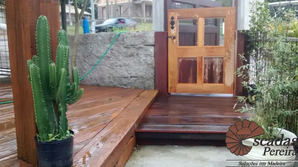 Trabalho em madeira feito pela Escadas Pereira, foto 10 de 13