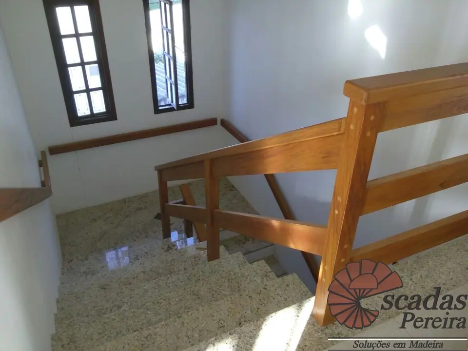Escada de madeira feita pela Escadas Pereira, foto 10 de 40